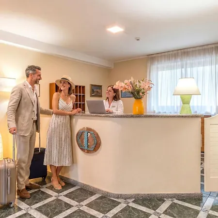 Apartment Stylish House In