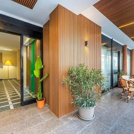 Stylish House In Apartment *